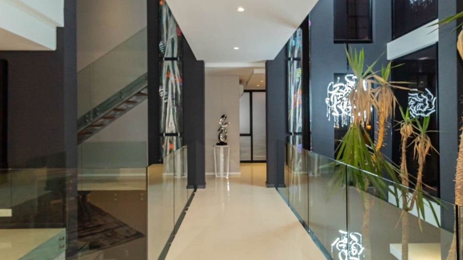 5 Bedroom Property for Sale in Bloubergstrand Western Cape